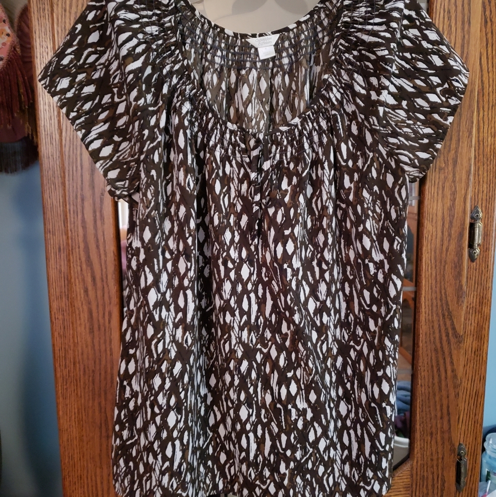 Short sleeve woman's printed top